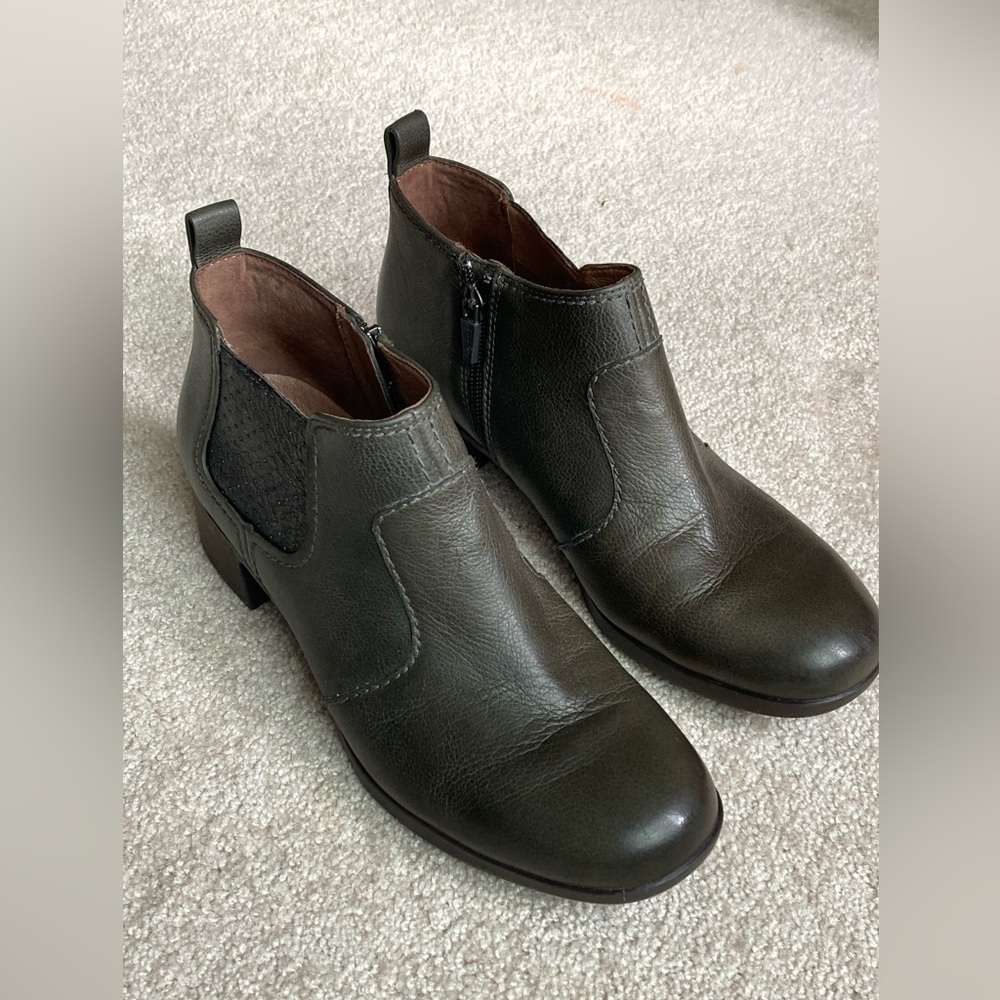 Dansko leather ankle boots booties side zip dark olive green size 38